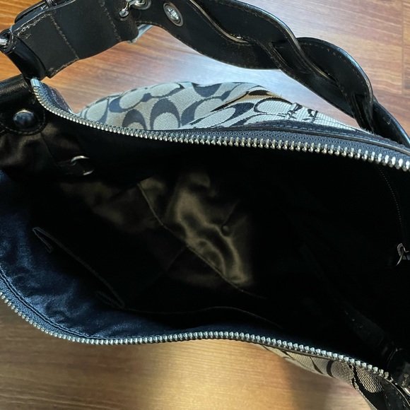 Like New Coach Signature Purse - Picture 4 of 4